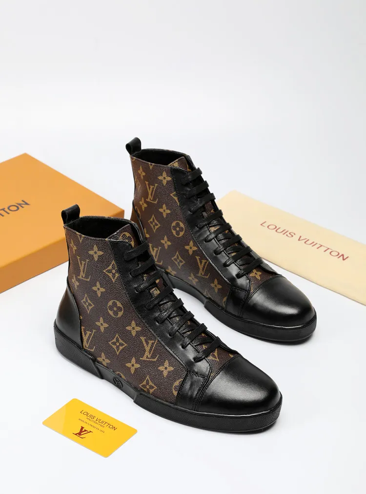 Factory price: 400💰LV official website popular series 🇮🇹🇮🇹1:1 production, selected high-end imported cowhide, sheepskin padding inside sheepskin, paired with Louis Vuitton Monogram Ecli men's shoes 💰se canvas and pure black rubber soles, the ultimate simple design, the perfect interpretation of the latest inspiration for shoes, the integration of classics and fashion, 🔍🔍high quality, worthy of your possession. The bottom car line will never be unglued. Sellers are welcome to sell as shown in the picture above. We can send one piece on behalf of you. The code number is 38-44 (45 codes can be customized)